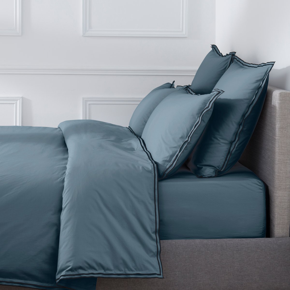 Housse de couette PURE WHITE percale lavée blue - finition black