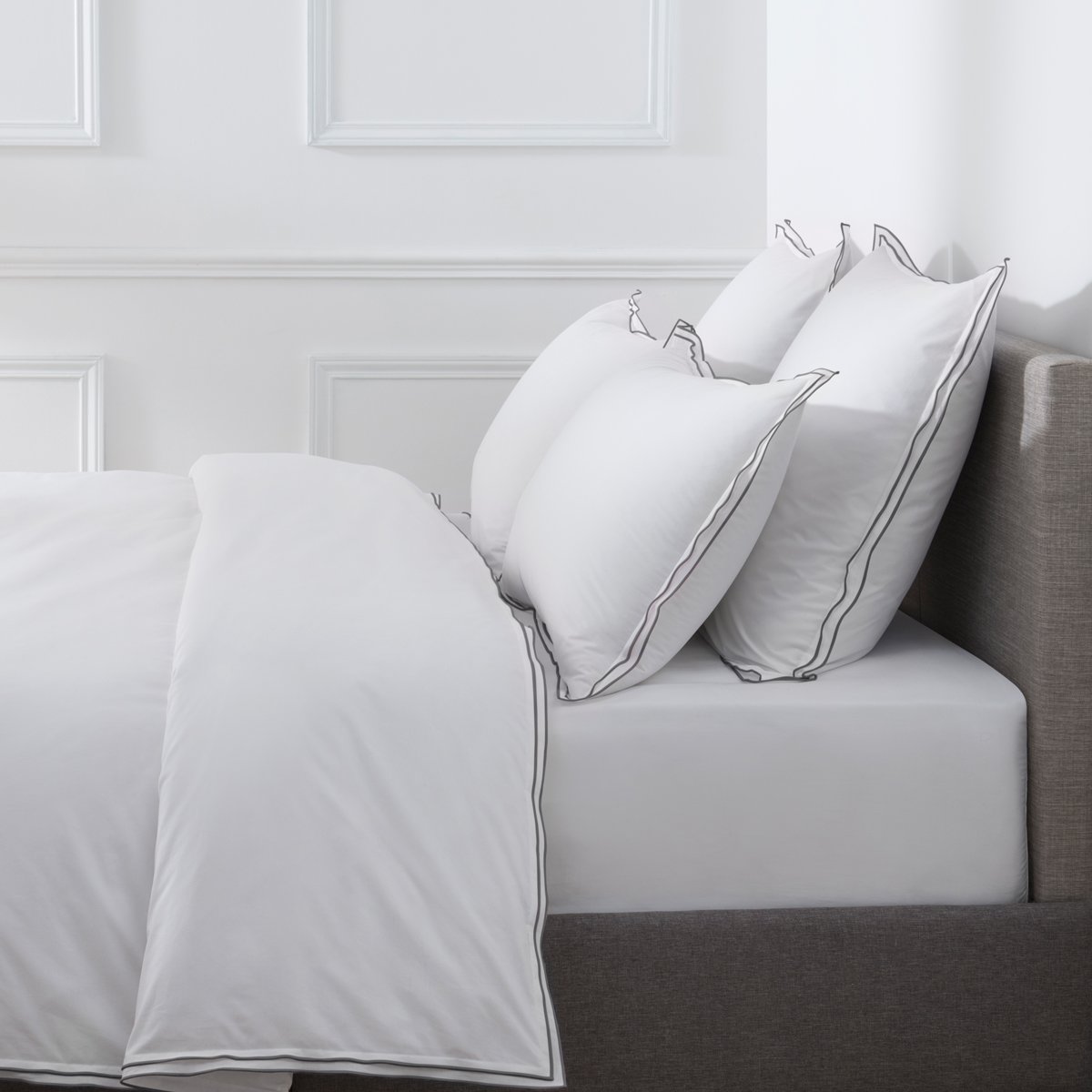 Housse de couette PURE WHITE percale lavée blanc - finition grise claire