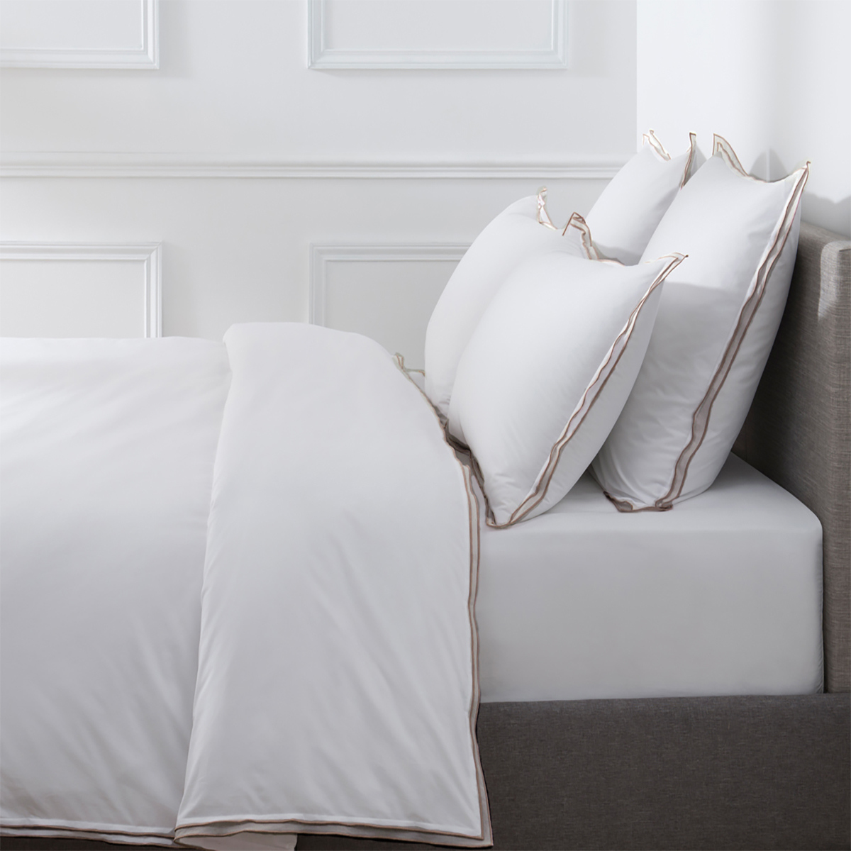 Housse de couette PURE WHITE percale lavée blanc - finition mokka
